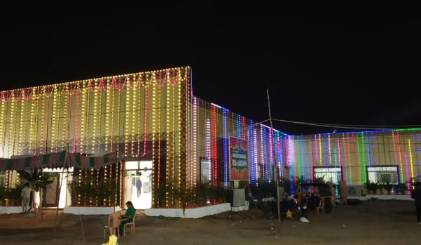 Grand Entrance - Spacious parking and regal welcome decorations