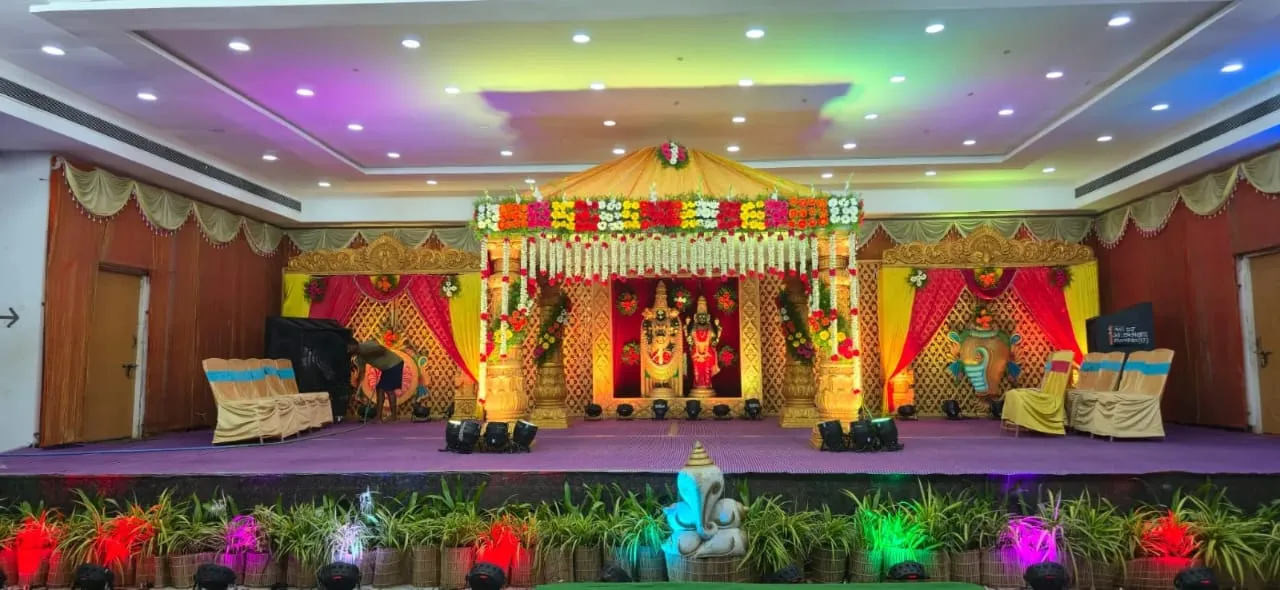 Wedding Decoration - Traditional floral arrangements